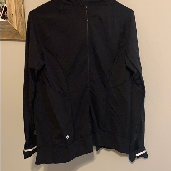 lululemon jacket - Picture 2 of 3